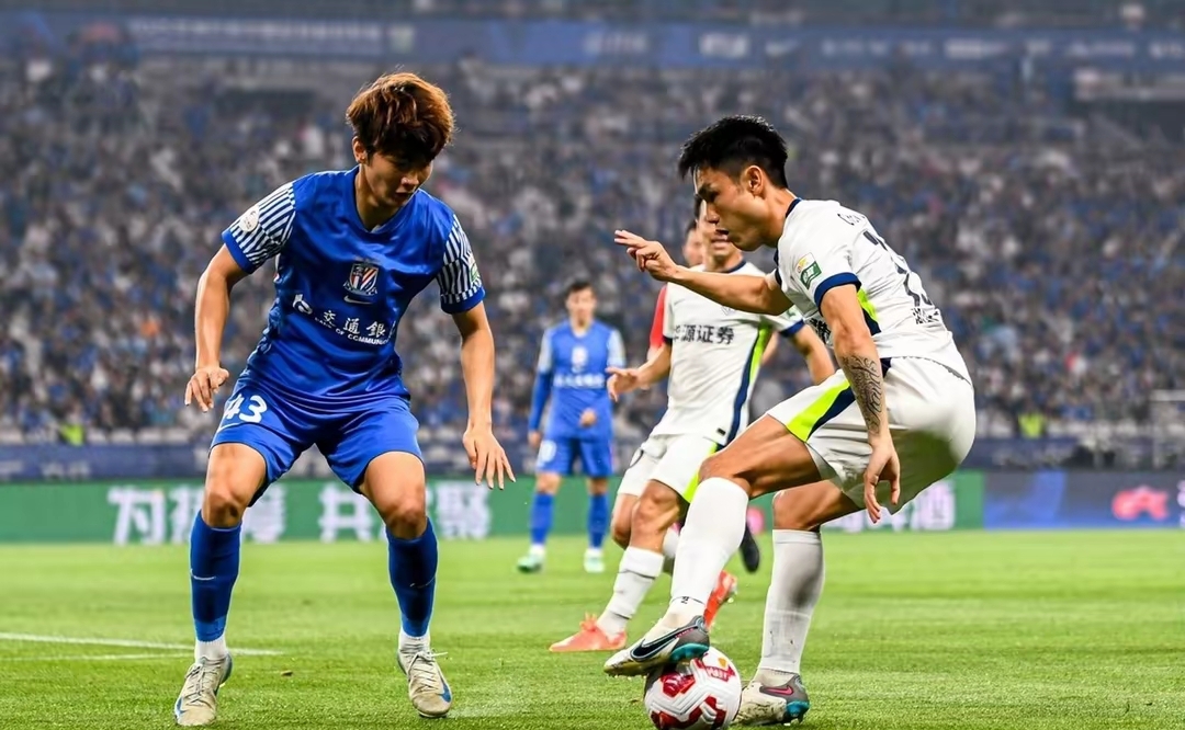 米兰包含转折点武汉三镇迎来里程碑，西甲今晨攻防权衡，底气十足，资深球员宣示担当的词条